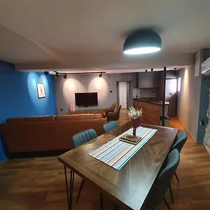 Apartman Miau Premium, Selce
