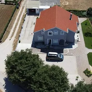 Marina Apartman Murvica (Policnik)
