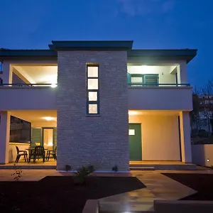 And Dama Apartman Pula